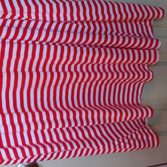 Dresses - Picture 5 of 8